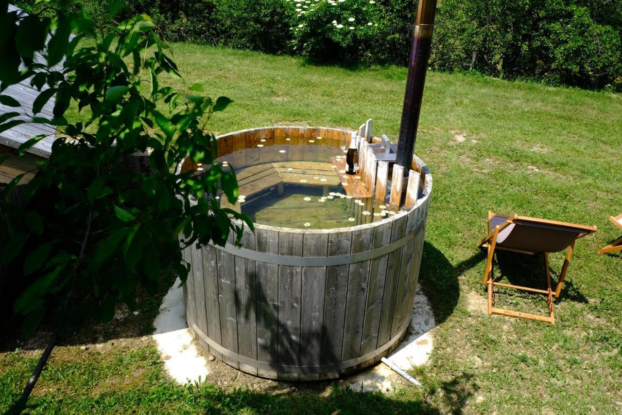 Отель Glamping Brodej Vitanje Экстерьер фото