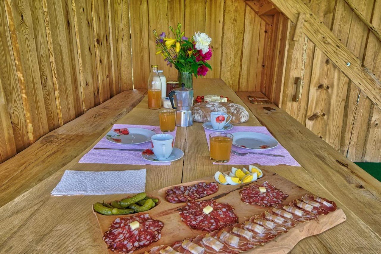 Отель Glamping Brodej Vitanje Экстерьер фото