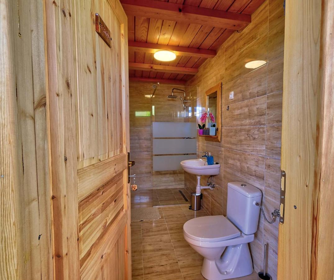 Отель Glamping Brodej Vitanje Экстерьер фото