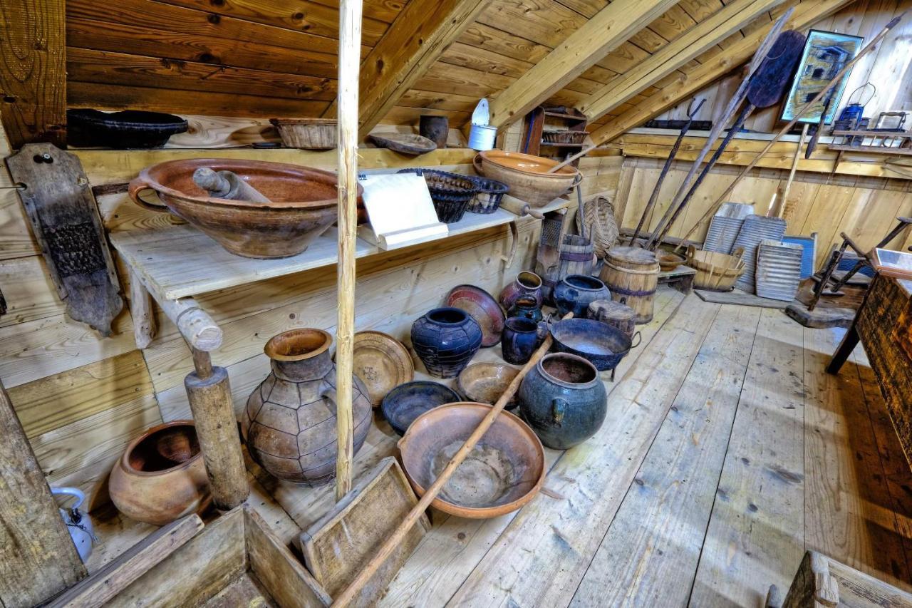 Отель Glamping Brodej Vitanje Экстерьер фото