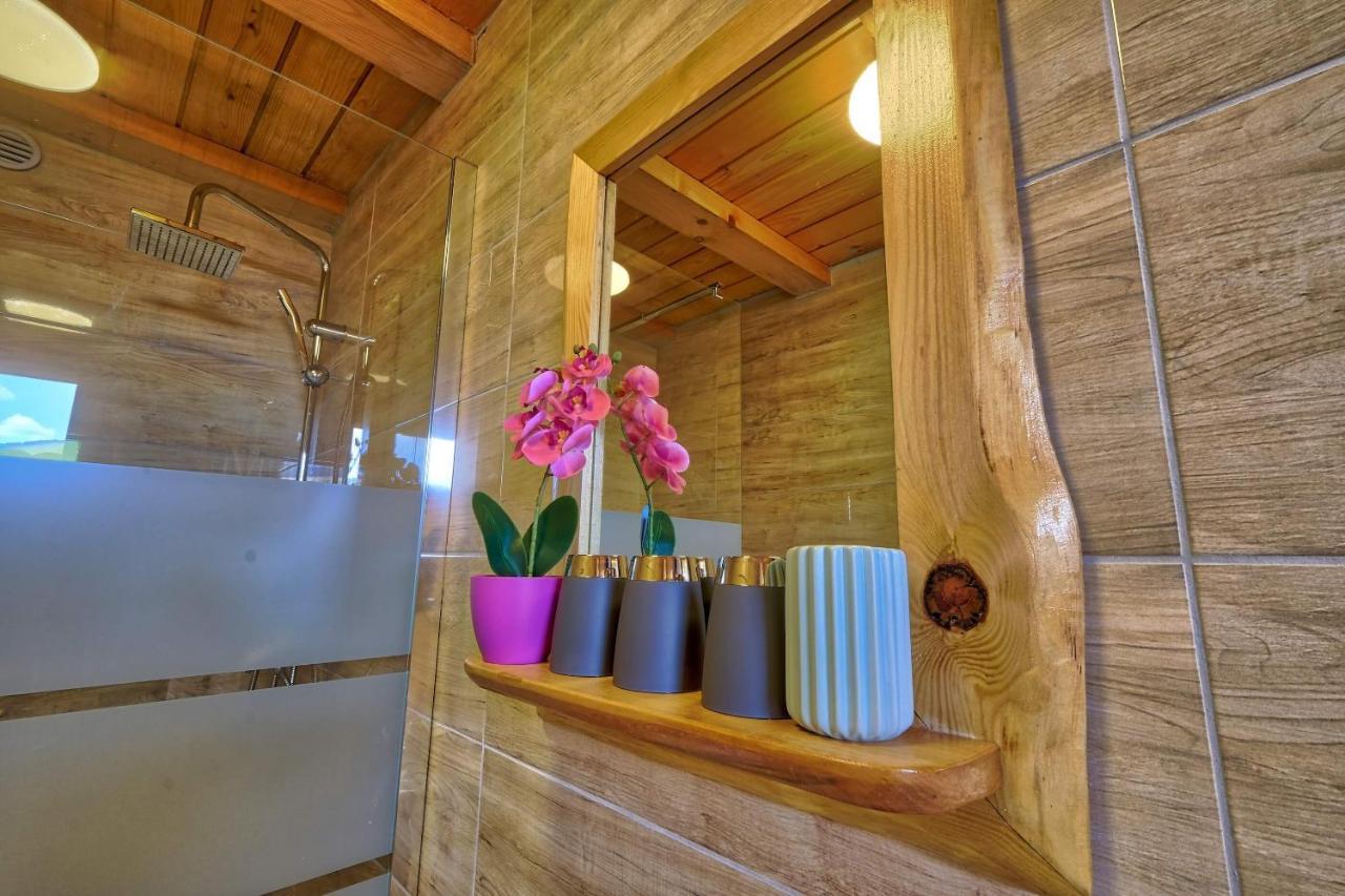 Отель Glamping Brodej Vitanje Экстерьер фото
