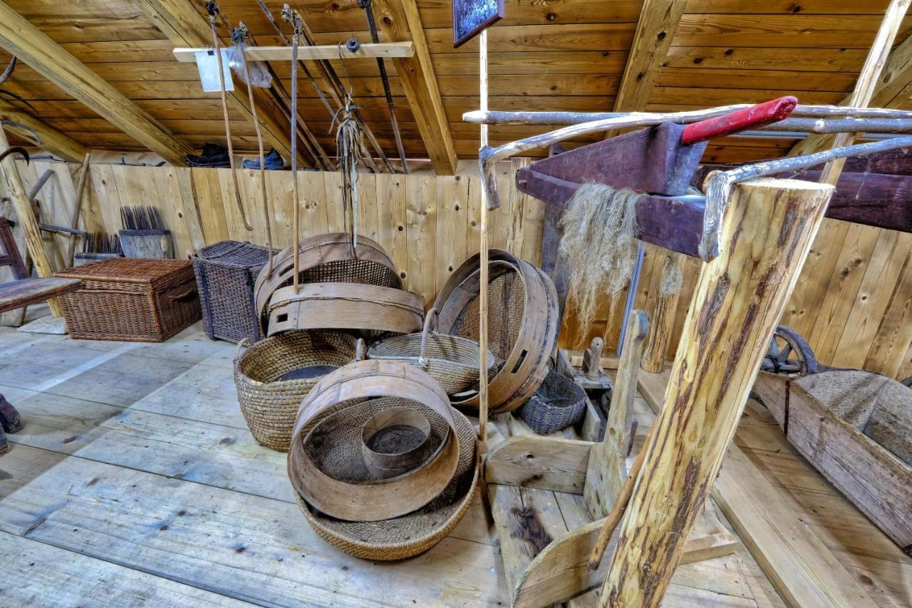 Отель Glamping Brodej Vitanje Экстерьер фото